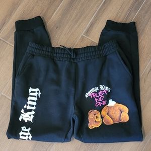 Fresh Laundry Savage King joggers large